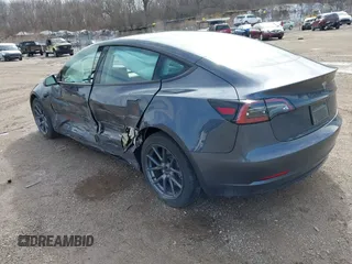 2023 Tesla Model 3 с VIN 5YJ3E1EA1PF716004, выставлен на аукционе IAAI как лот 41809672 с пробегом 2 775 миль миль и . История ставок и продаж доступна на DreamBid. Изображение 3.