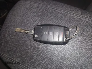 2014 Kia Sorento LX z VIN 5XYKT3A60EG479896, wystawiony jako IAAI lot #42360338 z przebiegiem 200 350 mil mil oraz . Historia ofert i sprzedaży dostępna na DreamBid. Obrazek 11.