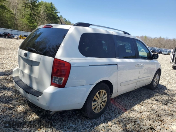 2011 Kia Sedona LX with VIN KNDMG4C78B6366382, listed as a Copart auction lot 55612085 with 385,336 mi miles and Clean Title. Bid and sale history available at carsss.com. Image 3.