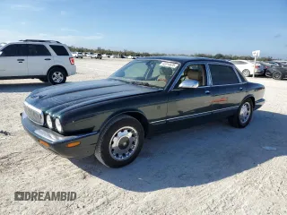 2001 Jaguar XJ Vanden Plas with VIN SAJDA24C51LF38566, listed as a Copart auction lot 43314625 with 100,298 mi miles and Salvage title. Bid and sale history available at DreamBid. Image 1.