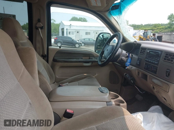 2002 Ford F-250 XL z VIN 1FTNW21L72EA49792, wystawiony jako IAAI lot #42399434 z przebiegiem 248 666 mil mil oraz . Historia ofert i sprzedaży dostępna na DreamBid. Obrazek 5.