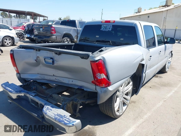 2005 Chevrolet Silverado 1500 LS z VIN 2GCEC13TX51171276, wystawiony jako IAAI lot #41861847 z przebiegiem 163 237 mil mil oraz . Historia ofert i sprzedaży dostępna na DreamBid. Obrazek 4.