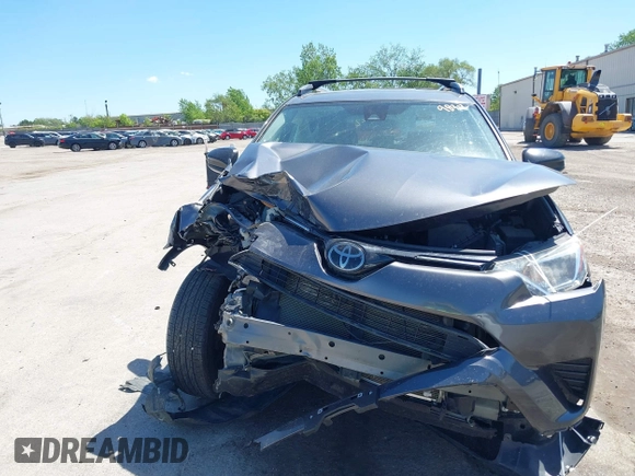 2018 Toyota RAV4 LE с VIN JTMBFREVXJJ745379, выставлен на аукционе IAAI как лот 42269832 с пробегом Не указан миль и . История ставок и продаж доступна на DreamBid. Изображение 12.