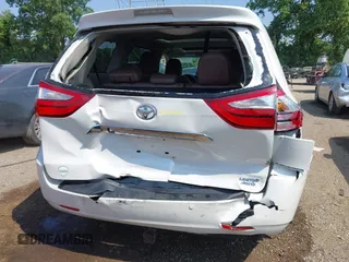 2017 Toyota Sienna XLE z VIN 5TDDZ3DC5HS150577, wystawiony jako IAAI lot #42431875 z przebiegiem 108 275 mil mil oraz . Historia ofert i sprzedaży dostępna na DreamBid. Obrazek 16.