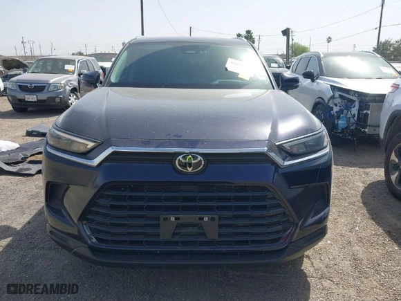 2024 Toyota Grand Highlander XLE with VIN 5TDAAAB59RS059896, listed as a IAAI auction lot 41691709 with 7,294 mi miles. Bid and sale history available at carsss.com. Image 13.