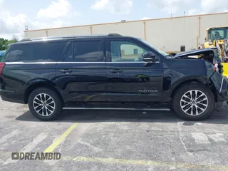 2025 Ford Expedition z VIN 1FMJK1M89SEA17806, wystawiony jako IAAI lot #42438561 z przebiegiem 3 269 mil mil oraz . Historia ofert i sprzedaży dostępna na DreamBid. Obrazek 13.