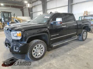 2019 GMC Sierra 2500HD Denali with VIN 1GT12SEYXKF189894, listed as a Copart auction lot 81672094 with 224,685 mi miles and Salvage Title. Bid and sale history available at carsss.com. Image 1.