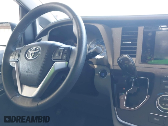 2015 Toyota Sienna XLE с VIN 5TDYK3DC9FS611086, выставлен на аукционе IAAI как лот 41970098 с пробегом 59 154 миль миль и . История ставок и продаж доступна на DreamBid. Изображение 18.