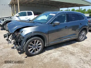 2023 Mazda CX-9 Grand Touring z VIN JM3TCBDY1P0643782, wystawiony jako Copart lot #59702665 z przebiegiem 83 245 mil mil oraz Nie do naprawy • Non repairable. Historia ofert i sprzedaży dostępna na DreamBid. Obrazek 1.