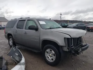 2009 Chevrolet Suburban LT w/2LT with VIN 1GNFC26J39R236980, listed as a IAAI auction lot 41721772 with 215,684 mi miles. Bid and sale history available at carsss.com. Image 1.
