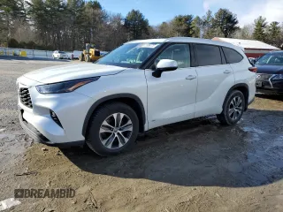 2022 Toyota Highlander Hybrid XLE z VIN 5TDHBRCH1NS545938, wystawiony jako Copart lot #43956175 z przebiegiem 82 746 mil mil oraz Szkoda całkowita • Salvage title. Historia ofert i sprzedaży dostępna na DreamBid. Obrazek 1.