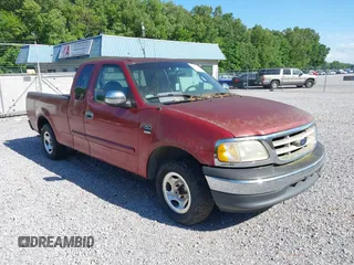 2001 Ford F-150 XL z VIN 1FTRX17W51NA00597, wystawiony jako IAAI lot #42230468 z przebiegiem 233 000 mil mil oraz . Historia ofert i sprzedaży dostępna na DreamBid. Obrazek 1.