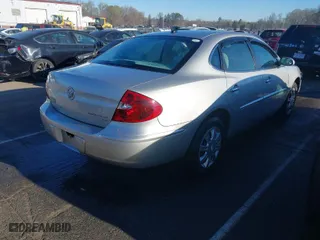 2006 Buick LaCrosse CX with VIN 2G4WC582861271434, listed as a IAAI auction lot 41783629 with 183,036 mi miles. Bid and sale history available at carsss.com. Image 4.