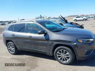 2019 Jeep Cherokee Latitude Plus with VIN 1C4PJLLB1KD201847, listed as a IAAI auction lot 41814463 with 115,927 mi miles. Bid and sale history available at carsss.com. Image 13.