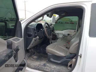 2018 Ford F-150 XL with VIN 1FTMF1CB6JKF34886, listed as a IAAI auction lot 42057393 with 129,936 mi miles and . Bid and sale history available at DreamBid. Image 5.