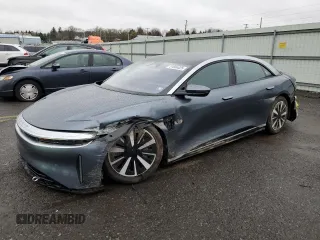 2025 Lucid Air Touring z VIN 50EA1TEA2SA004404, wystawiony jako Copart lot #51806525 z przebiegiem 2 484 mil mil oraz Szkoda całkowita • Salvage title. Historia ofert i sprzedaży dostępna na DreamBid. Obrazek 1.