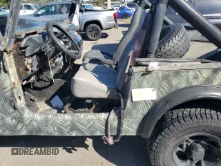 1985 Jeep CJ z VIN 1JCCF87AXFT003034, wystawiony jako Copart lot #75175274 z przebiegiem 15 849 mil mil oraz Szkody całkowita. Historia ofert i sprzedaży dostępna na DreamBid. Obrazek 12.