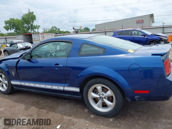 2008 Ford Mustang Deluxe with VIN 1ZVHT80NX85120503, listed as a IAAI auction lot 42530285 with 171,570 mi miles and . Bid and sale history available at DreamBid. Image 15.