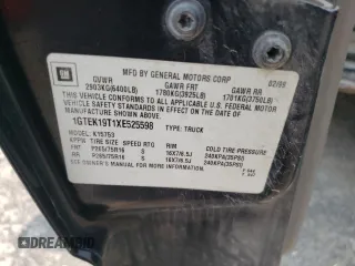 1999 GMC Sierra 1500 SLE z VIN 1GTEK19T1XE525598, wystawiony jako Copart lot #59525385 z przebiegiem 201 067 mil mil oraz Czysty tytuł • Clean title. Historia ofert i sprzedaży dostępna na DreamBid. Obrazek 12.