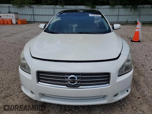2010 Nissan Maxima SV z VIN 1N4AA5AP7AC829258, wystawiony jako Copart lot #61083055 z przebiegiem 150 458 mil mil oraz Szkoda całkowita • Salvage title. Historia ofert i sprzedaży dostępna na DreamBid. Obrazek 5.