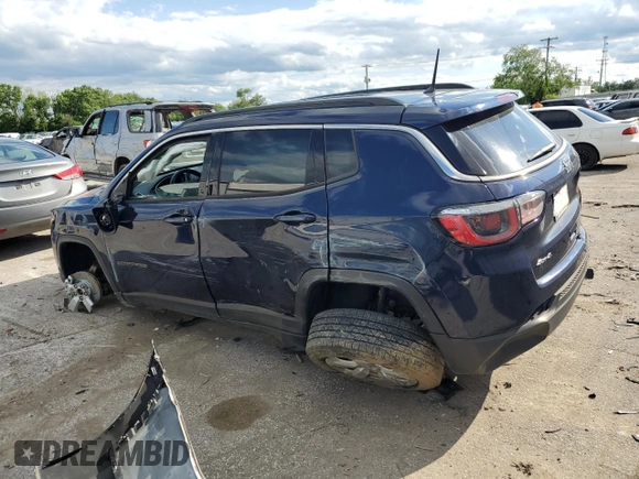 2018 Jeep Compass Latitude z VIN 3C4NJDBB5JT400553, wystawiony jako Copart lot #57513225 z przebiegiem 120 400 mil mil oraz Szkoda całkowita • Salvage title. Historia ofert i sprzedaży dostępna na DreamBid. Obrazek 2.