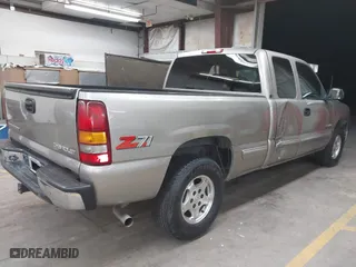 2000 Chevrolet Silverado 1500 LT with VIN 1GCEK19T4YE162277, listed as a IAAI auction lot 41777032 with 235,337 mi miles. Bid and sale history available at carsss.com. Image 4.