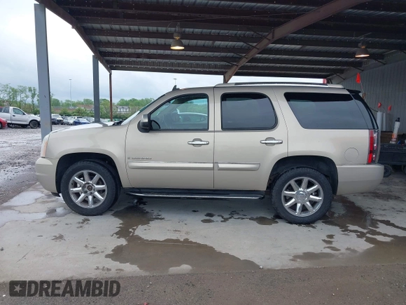 2008 GMC Yukon Denali z VIN 1GKFK63888J229013, wystawiony jako IAAI lot #42086570 z przebiegiem 202 439 mil mil oraz . Historia ofert i sprzedaży dostępna na DreamBid. Obrazek 14.