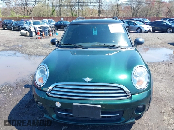 2011 MINI Clubman z VIN WMWZF3C57BT187802, wystawiony jako IAAI lot #39206880 z przebiegiem 93 476 mil mil oraz . Historia ofert i sprzedaży dostępna na DreamBid. Obrazek 6.