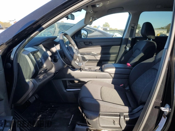 2023 Nissan Pathfinder S z VIN 5N1DR3AC6PC277659, wystawiony jako Copart lot #75684864 z przebiegiem 9 402 mil mil oraz Szkoda całkowita • Salvage title. Historia ofert i sprzedaży dostępna na DreamBid. Obrazek 7.