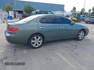 2005 Lexus ES 350 z VIN JTHBA30G755138521, wystawiony jako IAAI lot #41743952 z przebiegiem 83 664 mil mil oraz . Historia ofert i sprzedaży dostępna na DreamBid. Obrazek 4.