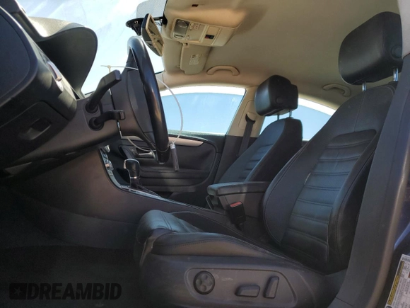 2014 Volkswagen CC Sport with VIN WVWBN7AN8EE528375, listed as a Copart auction lot 48064385 with 137,137 mi miles and Clean Title. Bid and sale history available at carsss.com. Image 7.