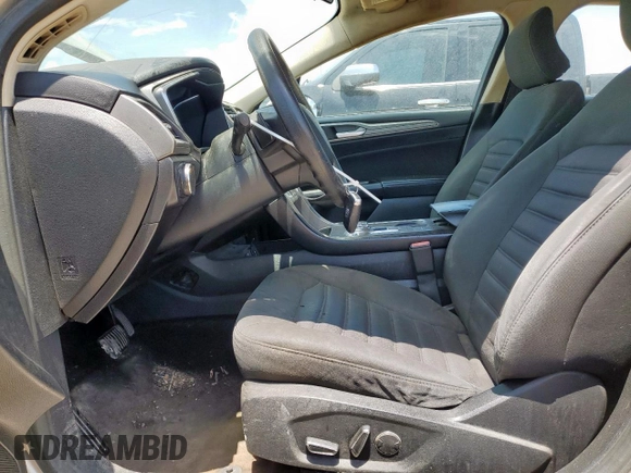 2017 Ford Fusion SE z VIN 3FA6P0HD7HR363913, wystawiony jako Copart lot #63848065 z przebiegiem 121 589 mil mil oraz Czysty tytuł • Clean title. Historia ofert i sprzedaży dostępna na DreamBid. Obrazek 7.