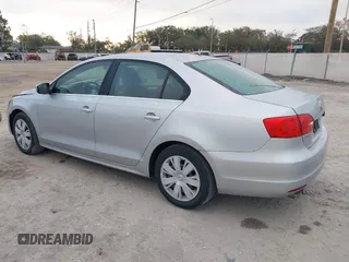 2013 Volkswagen Jetta SE with VIN 3VWDX7AJ0DM384908, listed as a IAAI auction lot 41466642 with 92,131 mi miles and . Bid and sale history available at DreamBid. Image 3.