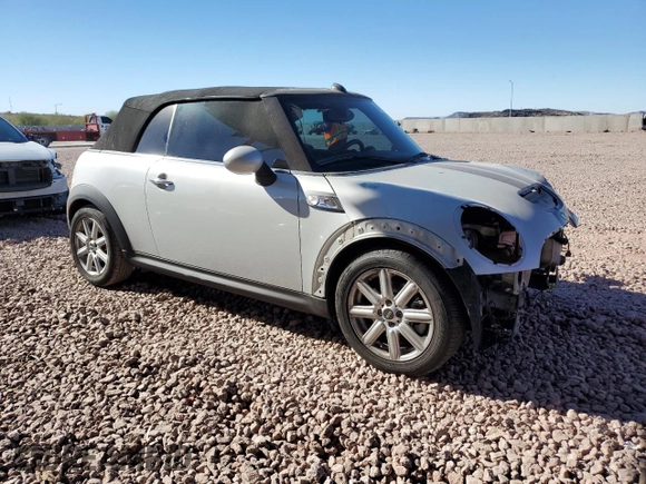 2012 MINI Convertible S z VIN WMWZP3C53CT296188, wystawiony jako Copart lot #88159445 z przebiegiem 110 859 mil mil oraz Szkoda całkowita • Salvage title. Historia ofert i sprzedaży dostępna na DreamBid. Obrazek 4.