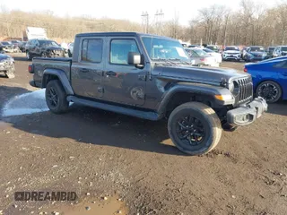 2022 Jeep Gladiator Texas Trail with VIN 1C6HJTAG7NL141819, listed as a IAAI auction lot 41520083 with 21,191 mi miles. Bid and sale history available at carsss.com. Image 1.