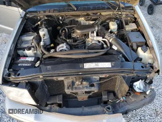 2001 GMC Sonoma SLS w/1SG Pkg with VIN 1GTCS19W518202453, listed as a Copart auction lot 88853845 with 196,589 mi miles and Salvage Title. Bid and sale history available at carsss.com. Image 13.