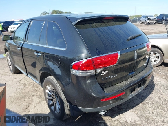 2013 Lincoln MKX with VIN 2LMDJ6JK9DBL47557, listed as a IAAI auction lot 41922605 with 246,964 mi miles. Bid and sale history available at carsss.com. Image 3.