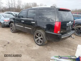2009 Cadillac Escalade z VIN 1GYFK13269R147563, wystawiony jako IAAI lot #41462689 z przebiegiem 210 095 mil mil oraz . Historia ofert i sprzedaży dostępna na DreamBid. Obrazek 3.