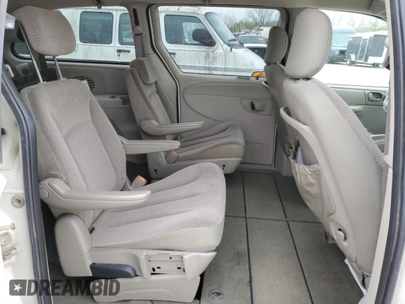 2006 Dodge Grand Caravan SE with VIN 1D4GP24E66B653668, listed as a Copart auction lot 51822155 with 151,746 mi miles and Salvage title. Bid and sale history available at DreamBid. Image 12.