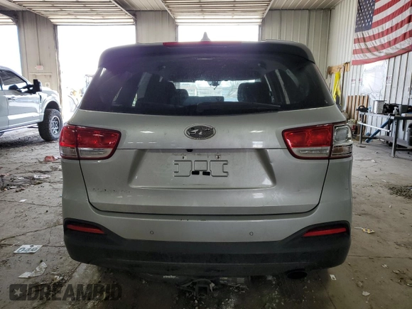 2017 Kia Sorento LX z VIN 5XYPG4A33HG218448, wystawiony jako Copart lot #54915605 z przebiegiem 102 932 mil mil oraz Czysty tytuł • Clean title. Historia ofert i sprzedaży dostępna na DreamBid. Obrazek 6.