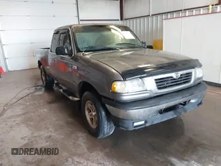 2000 Mazda B-Series 2WD Truck DS with VIN 4F4YR16V8YTM09723, listed as a IAAI auction lot 41365401 with 170,351 mi miles. Bid and sale history available at carsss.com. Image 1.