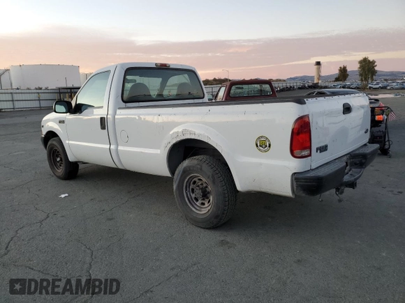 2002 Ford Super Duty F-250 XL with VIN 1FTNF20L32EA82290, listed as a Copart auction lot 82052494 with 133,019 mi miles and Clean Title. Bid and sale history available at carsss.com. Image 2.