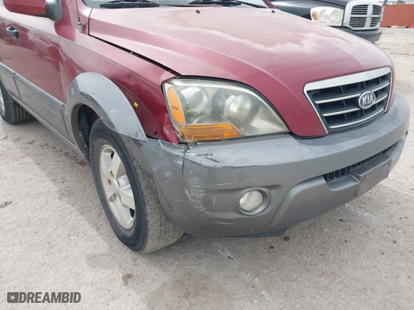 2007 Kia Sorento EX with VIN KNDJD736975698669, listed as a IAAI auction lot 41781263 with 154,170 mi miles. Bid and sale history available at carsss.com. Image 6.