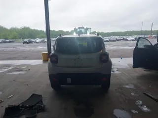 2017 Jeep Renegade Altitude z VIN ZACCJBBB3HPE49084, wystawiony jako IAAI lot #42247035 z przebiegiem 167 421 mil mil oraz . Historia ofert i sprzedaży dostępna na DreamBid. Obrazek 16.