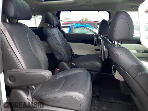 2022 Kia Carnival SX with VIN KNDNE5H37N6073468, listed as a Copart auction lot 71918764 with 37,208 mi miles and Salvage Title. Bid and sale history available at carsss.com. Image 11.