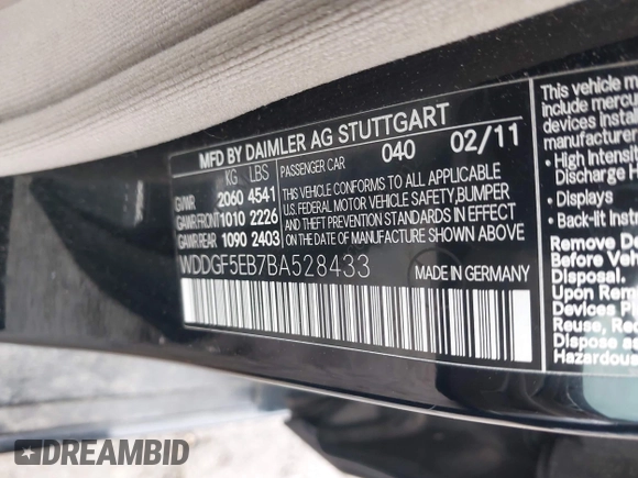 2011 Mercedes-Benz C-Class C 300 Sport with VIN WDDGF5EB7BA528433, listed as a IAAI auction lot 42027704 with 201,232 mi miles. Bid and sale history available at carsss.com. Image 9.