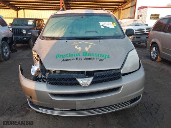 2004 Toyota Sienna CE with VIN 5TDZA23C54S069260, listed as a IAAI auction lot 41744298 with 174,769 mi miles. Bid and sale history available at carsss.com. Image 12.