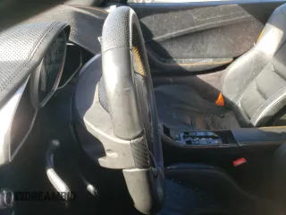2015 McLaren 650S z VIN SBM11FAA4FW005016, wystawiony jako Copart lot #39770864 z przebiegiem Nie podano mil oraz . Historia ofert i sprzedaży dostępna na DreamBid. Obrazek 9.