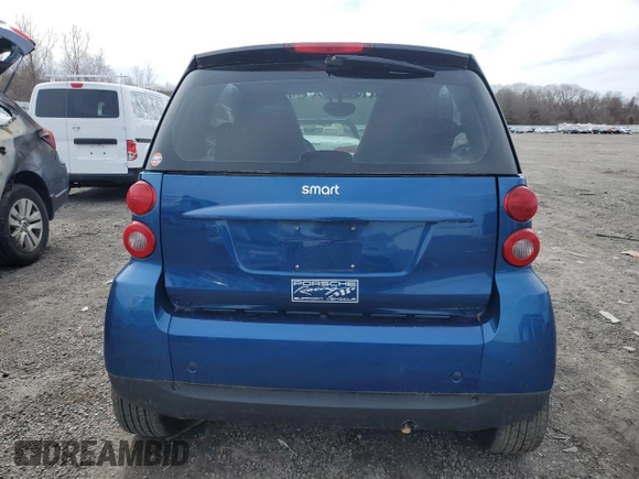 2008 Smart fortwo Pure z VIN WMEEJ31X38K136723, wystawiony jako Copart lot #49301765 z przebiegiem 63 431 mil mil oraz Czysty tytuł • Clean title. Historia ofert i sprzedaży dostępna na DreamBid. Obrazek 6.