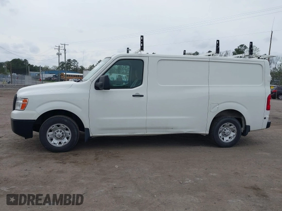 2020 Nissan NV Cargo SV z VIN 1N6BF0KM7LN809782, wystawiony jako IAAI lot #41962006 z przebiegiem 113 670 mil mil oraz . Historia ofert i sprzedaży dostępna na DreamBid. Obrazek 14.